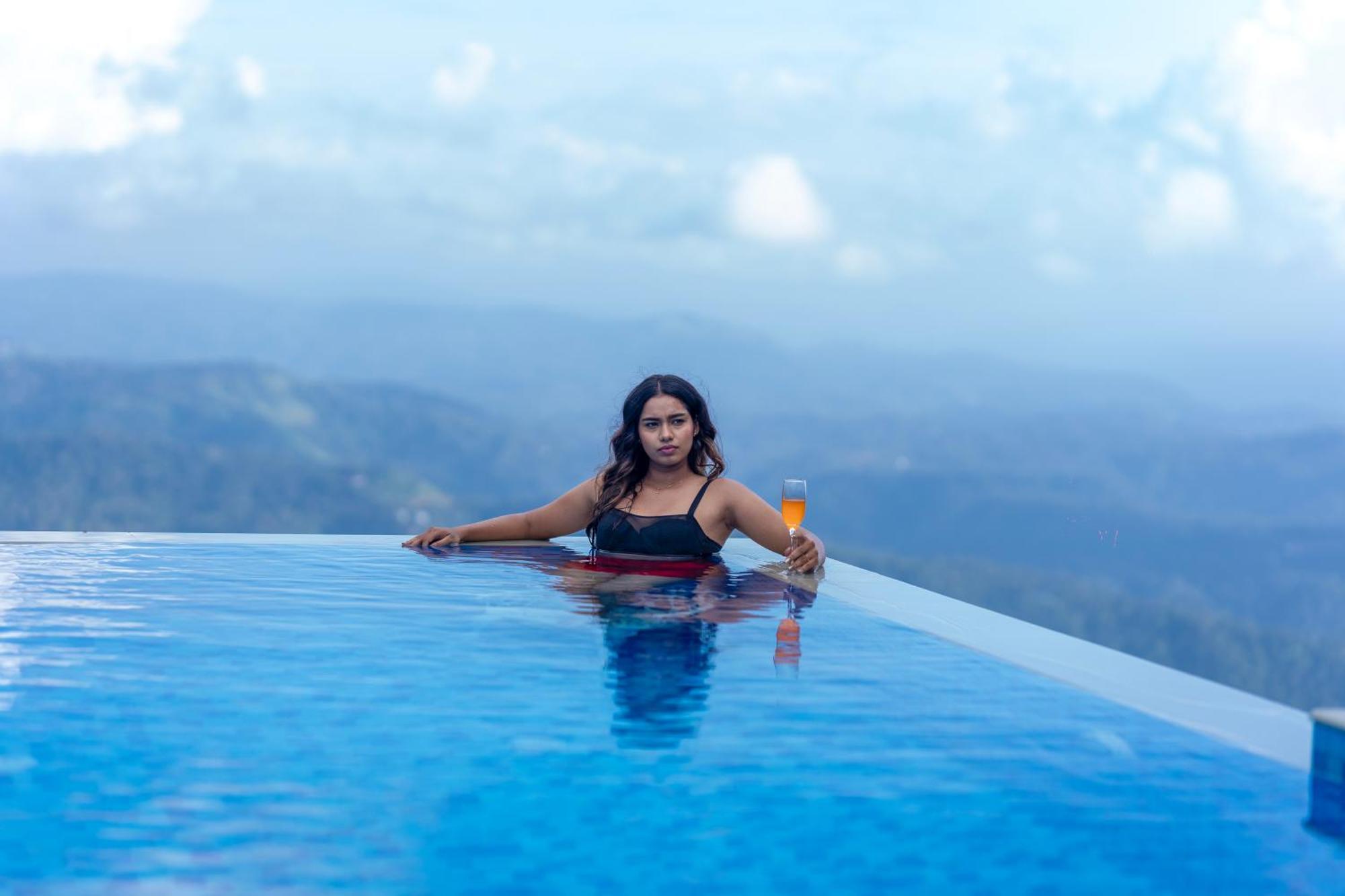 Le Montfort Resort Munnar Exteriör bild